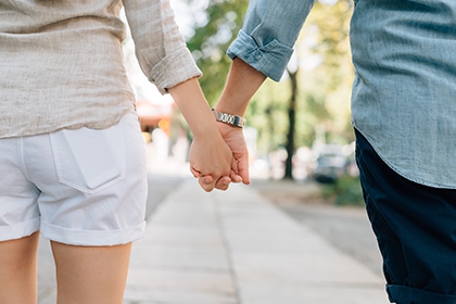 2022虎年适不适合属蛇人跟属狗人结婚？