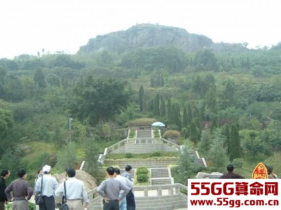 毛泽东名人坟地风水