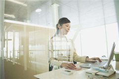 女性办公桌摆放风水