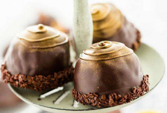 6月8日生日巧克力:圣雅文甜品(St Clement’s Peak) 6月8日生日巧克力:圣雅文甜品(St Clement’s Peak)