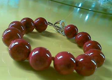 6月20日诞生石:血石 6月20日诞生石:血石