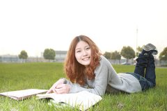 拥有哪些面相的女性情感婚姻很糟糕?