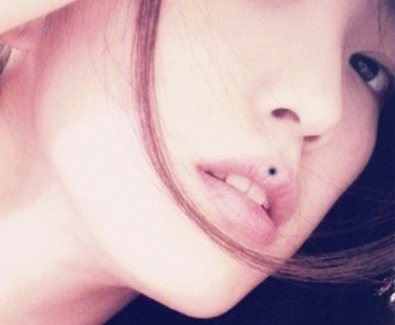 上嘴唇长痦子代表什么？
