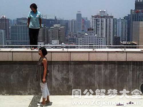 梦见父亲意外坠楼