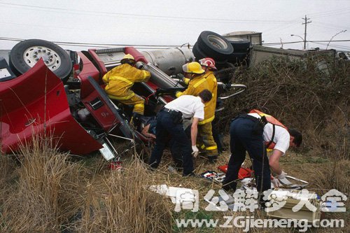 梦见姐夫开车翻车