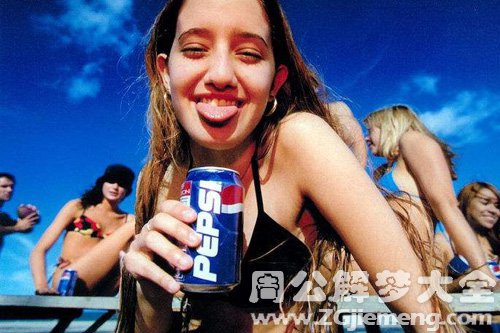 梦见富家小姐喝可乐