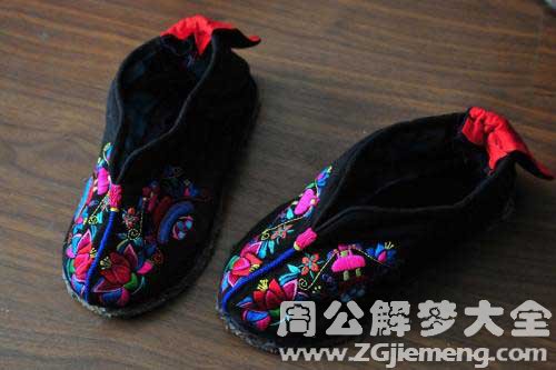 梦见给婆婆买鞋