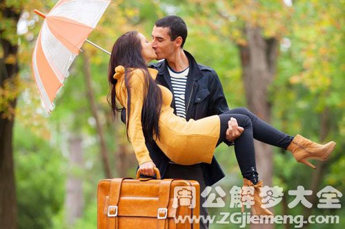 梦见抱女人