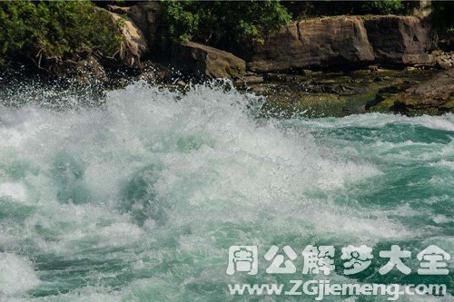 梦见宽阔大河水流很急