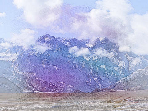 山脉积雪