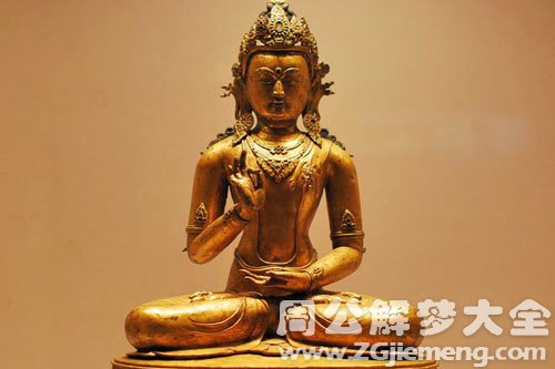 抱着佛像