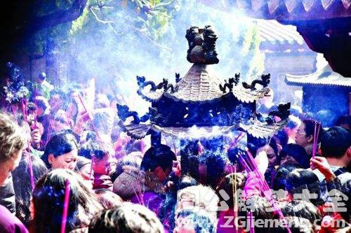 梦见很多人祈祷