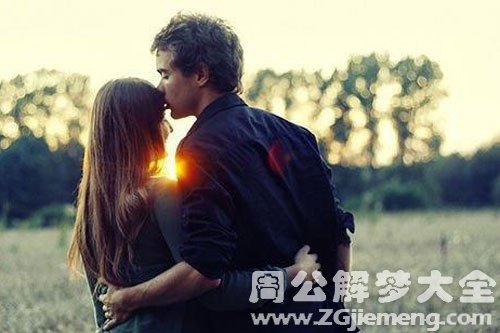 梦见前男友和他父母一起来我家里，梦境背后的深层含义与解析