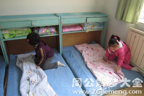 梦见帮别人叠被子