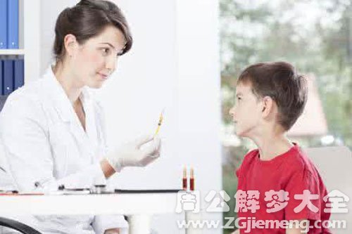 一个女人在我身上扎针