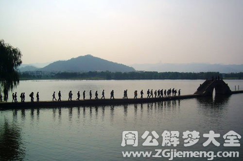 水把桥淹了 水把桥淹了