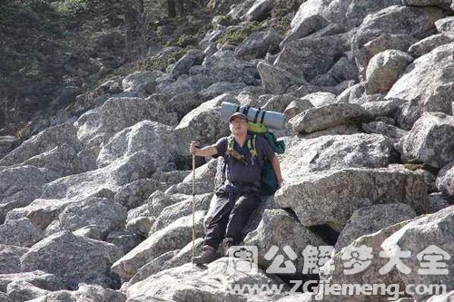 梦见旅游下陡峭的山坡