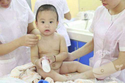 梦见给儿子洗澡 梦见给儿子洗澡