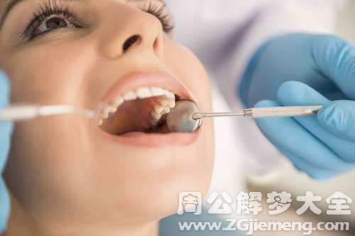 梦见自己掉牙 梦见自己掉牙